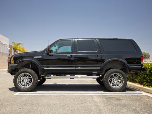 Used 2005 Ford Excursion Limited AWD/4WD image 8
