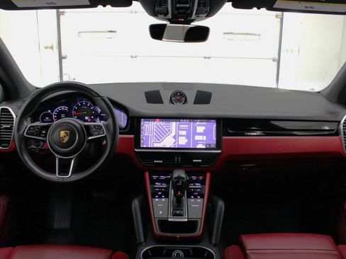 Used 2021 Porsche Cayenne image 50