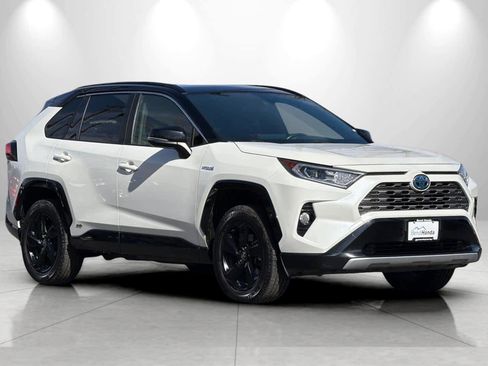 Used 2019 Toyota RAV4 XSE w/ Carpet Mat Package image 9