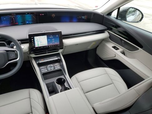New 2026 Lincoln Nautilus Premier AWD/4WD image 16