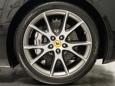 Used 2012 Ferrari California image 11