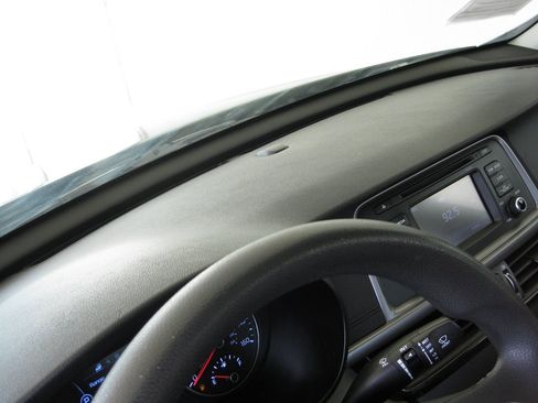 Used 2016 Kia Optima LX FWD image 18