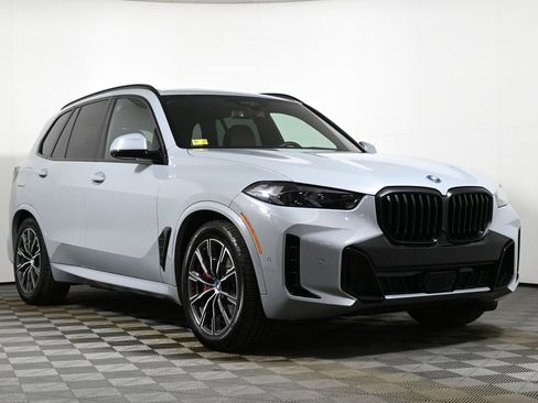 Certified 2025 BMW X5 xDrive50e w/ M Sport Package image 9