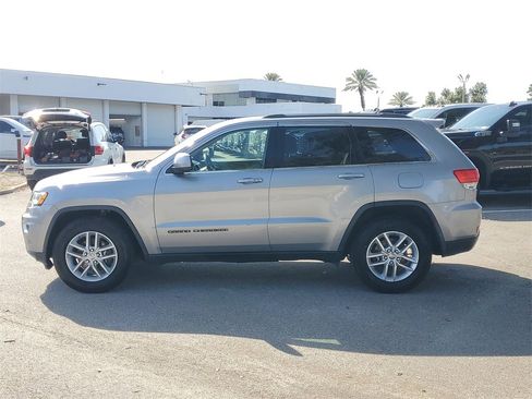 Used 2017 Jeep Grand Cherokee Laredo w/ Quick Order Package 2BE image 7