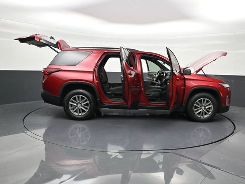 Used 2024 Chevrolet Traverse LT FWD image 33