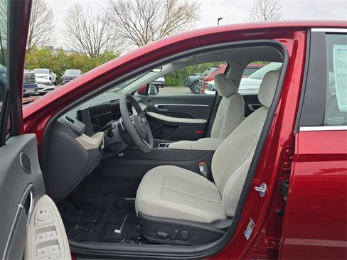 New 2025 Hyundai Sonata SEL image 11