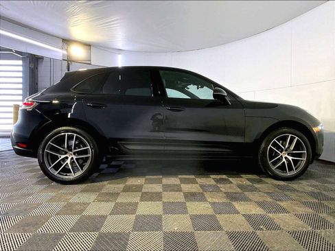 Certified 2023 Porsche Macan image 8