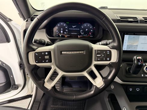 Used 2024 Land Rover Defender 110 S image 15