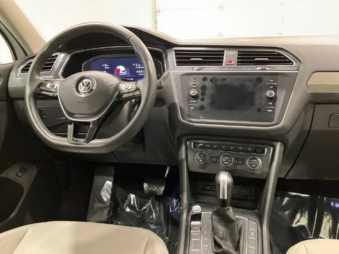 Used 2020 Volkswagen Tiguan SEL w/ 3rd Row Seat Package AWD/4WD image 35