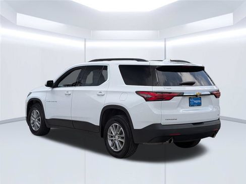 Used 2023 Chevrolet Traverse LT FWD image 3