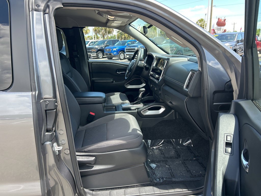 Certified 2025 Nissan Frontier SV RWD image 43