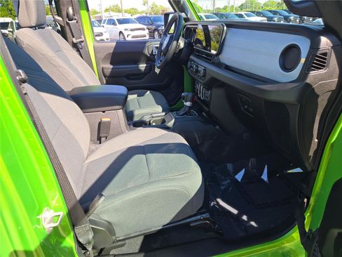 Used 2025 Jeep Wrangler Unlimited Sport AWD/4WD image 13