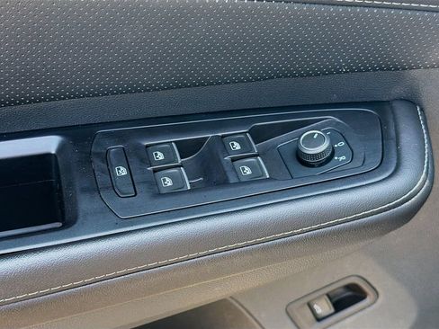 Used 2024 Volkswagen Atlas SE image 24