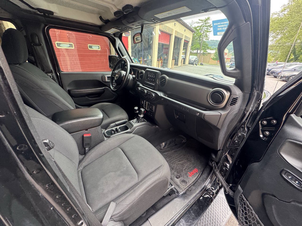 Used 2018 Jeep Wrangler Unlimited Sport S AWD/4WD image 25