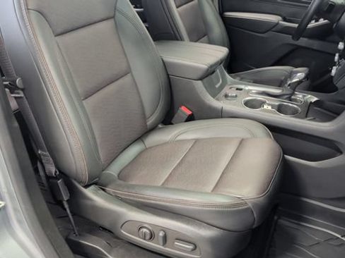 Used 2023 Chevrolet Traverse High Country w/ LPO, Floor Liner Package AWD/4WD image 25