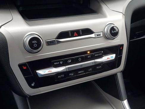 Certified 2022 Ford Explorer XLT w/ Equipment Group 202A image 28