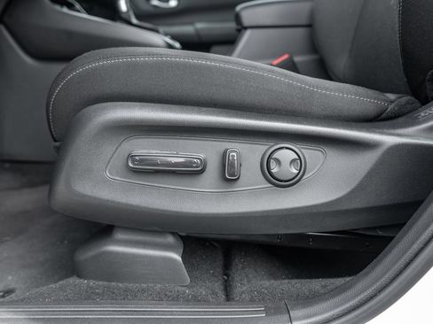 Used 2025 Honda CR-V EX image 18