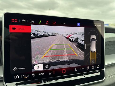 New 2026 Volkswagen Tiguan SE R-Line FWD image 14