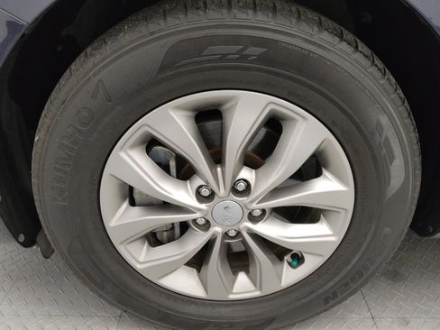 Used 2021 Kia Sedona LX FWD image 31