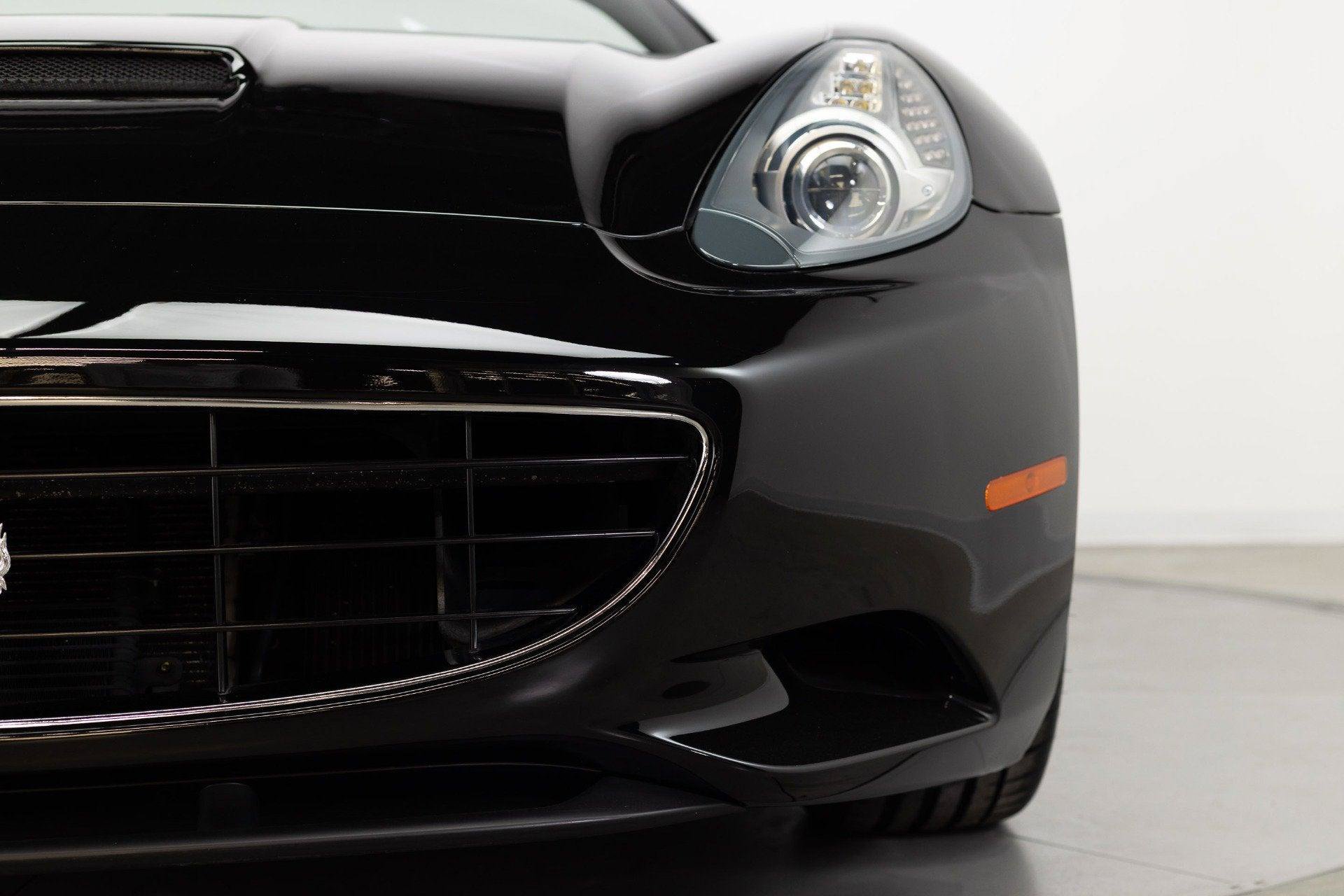 Used 2010 Ferrari California RWD image 26
