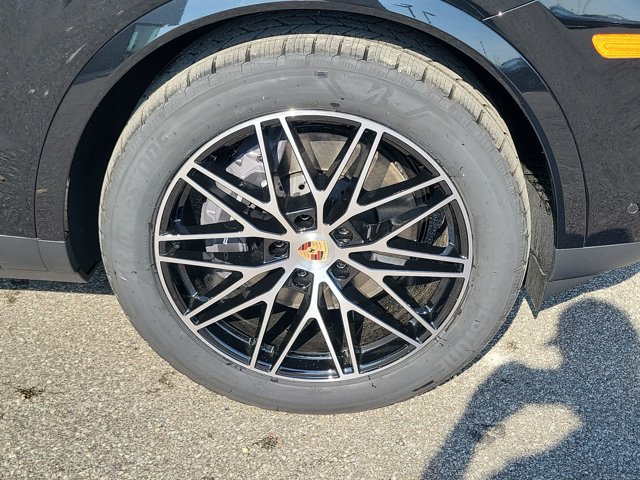 Used 2026 Porsche Cayenne AWD/4WD image 11