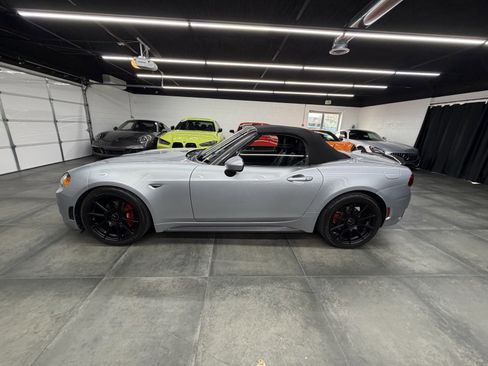Used 2019 FIAT 124 Spider Abarth w/ Convenience Group image 3