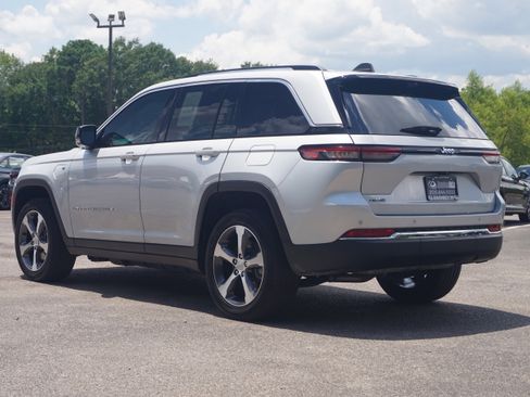 Used 2023 Jeep Grand Cherokee 4WD 4xe w/ Luxury Tech Group II image 7