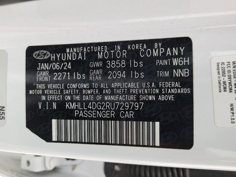 Used 2024 Hyundai Elantra SE FWD image 33