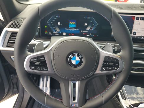 Used 2025 BMW X7 M60i w/ Executive Package image 23