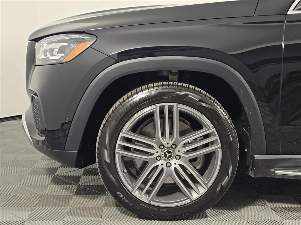 Used 2026 Mercedes-Benz GLS 450 4MATIC image 11