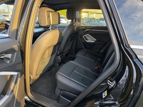 Used 2025 Audi Q3 2.0T Premium image 24