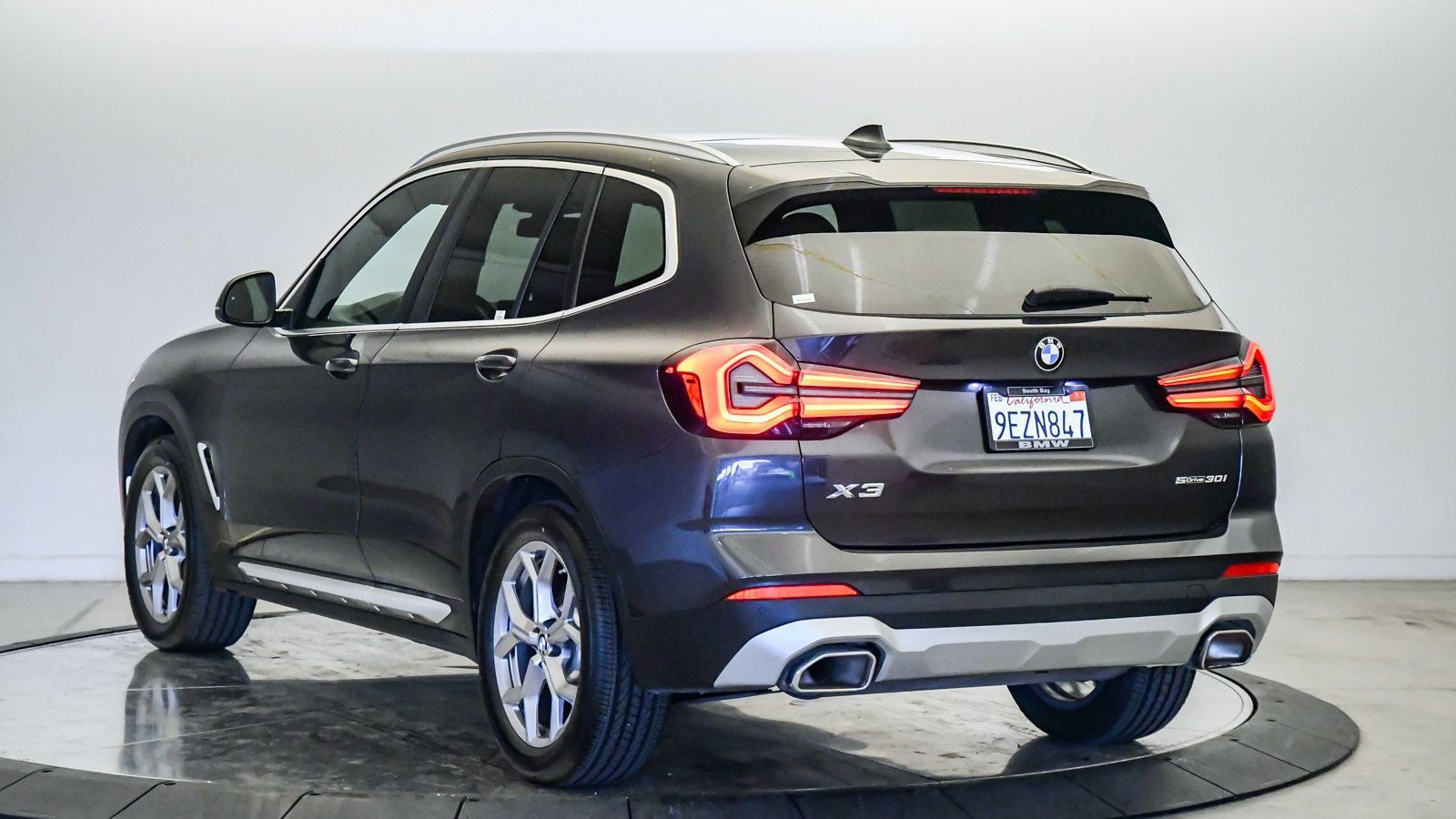 Used 2023 BMW X3 sDrive30i w/ Convenience Package RWD image 2