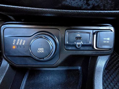 Certified 2023 Jeep Renegade Latitude image 15