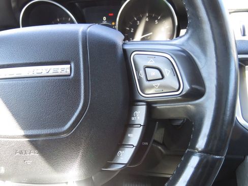 Used 2017 Land Rover Range Rover Evoque SE image 23