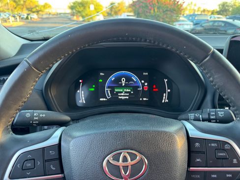 Used 2024 Toyota Grand Highlander AWD Hybrid image 10