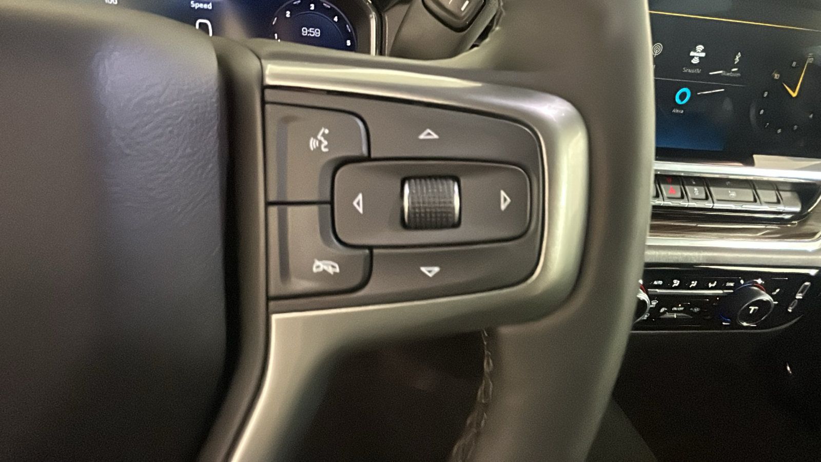 Used 2025 Chevrolet Silverado 1500 LT w/ Safety Package AWD/4WD image 19