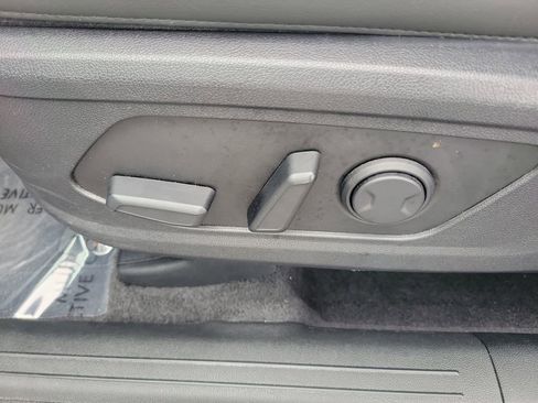 Used 2025 Kia Sorento EX image 17