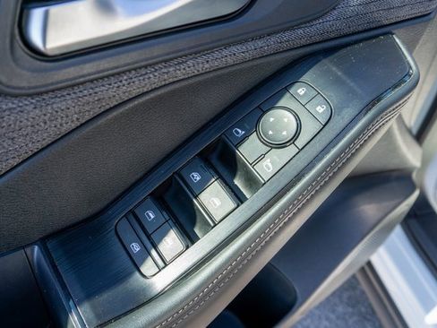 Used 2021 Nissan Rogue SV image 17