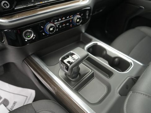 Used 2024 Chevrolet Silverado 1500 LT image 27