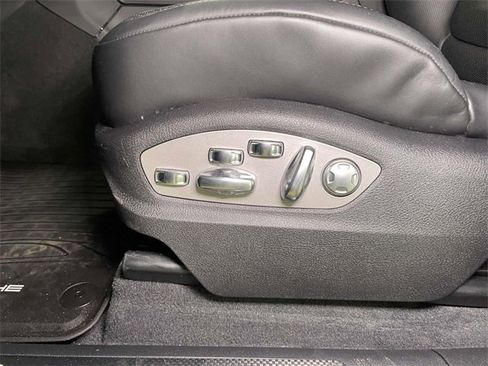 Used 2025 Porsche Macan GTS image 17