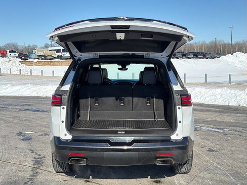 Used 2022 Chevrolet Traverse Premier w/ Redline Edition AWD/4WD image 42