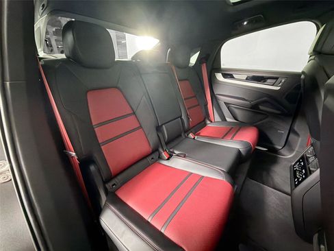 Certified 2026 Porsche Cayenne S AWD/4WD image 26