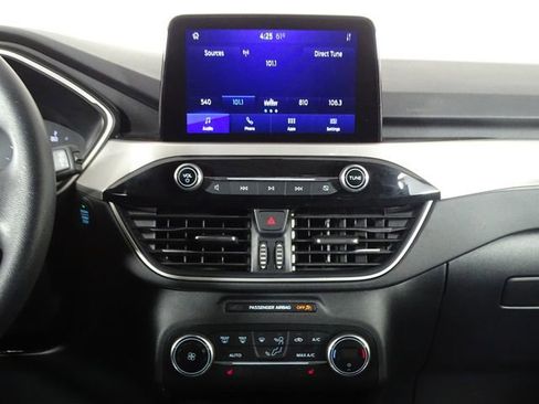 Used 2020 Ford Escape SE image 30