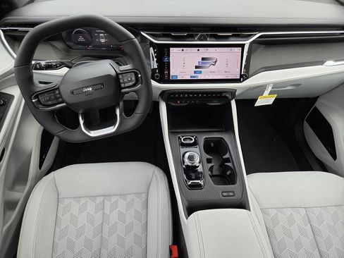 New 2026 Jeep Cherokee Overland w/ Trailer Tow Group AWD/4WD image 14