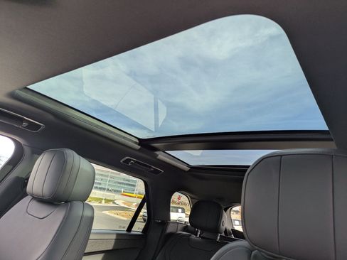 Used 2024 Land Rover Range Rover Sport Dynamic SE image 23