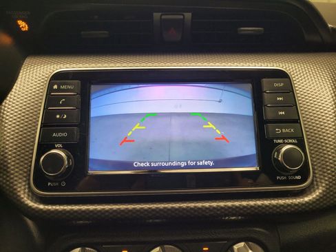 Used 2019 Nissan Kicks S image 27