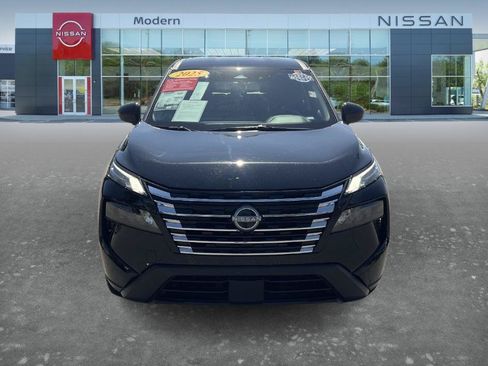 Certified 2025 Nissan Rogue SV AWD/4WD image 2