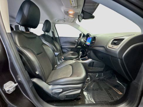 Used 2018 Jeep Compass Latitude w/ Popular Equipment Group image 18