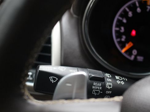 Used 2017 Jeep Grand Cherokee Overland image 24