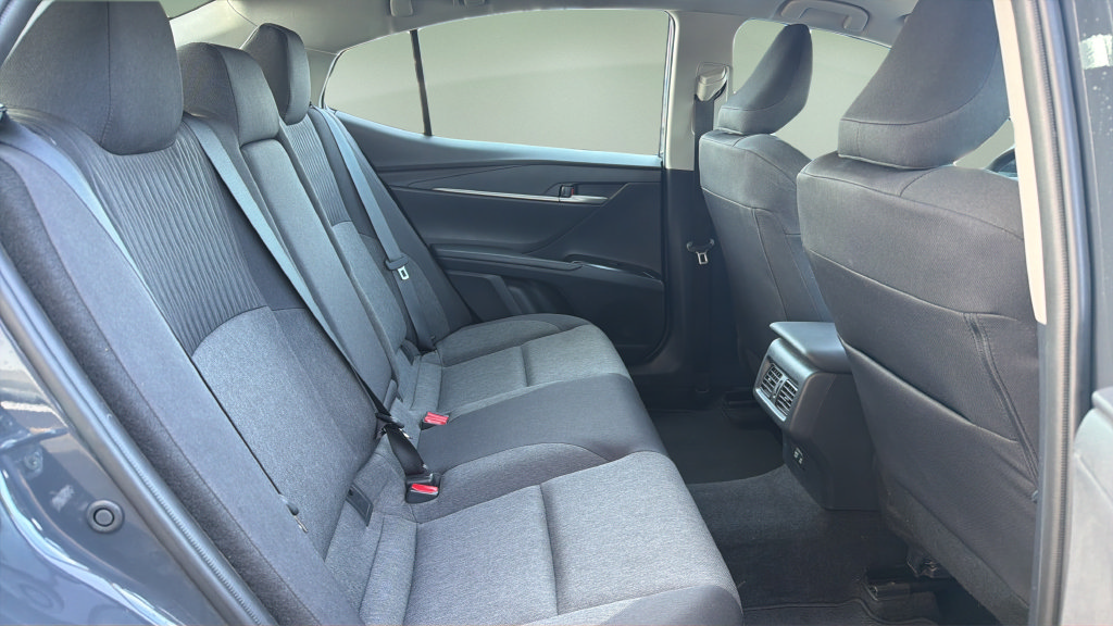 Used 2026 Toyota Camry LE FWD image 15